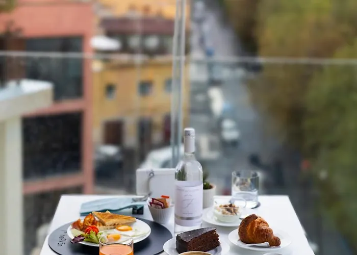 J Maluni Otel Roma