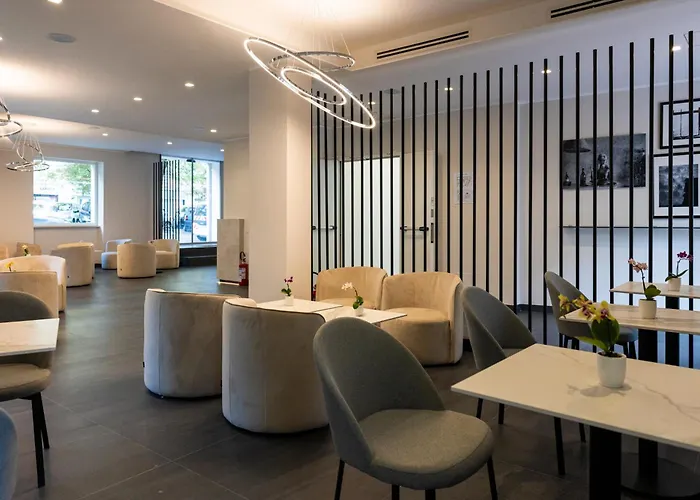 J Maluni Otel Roma