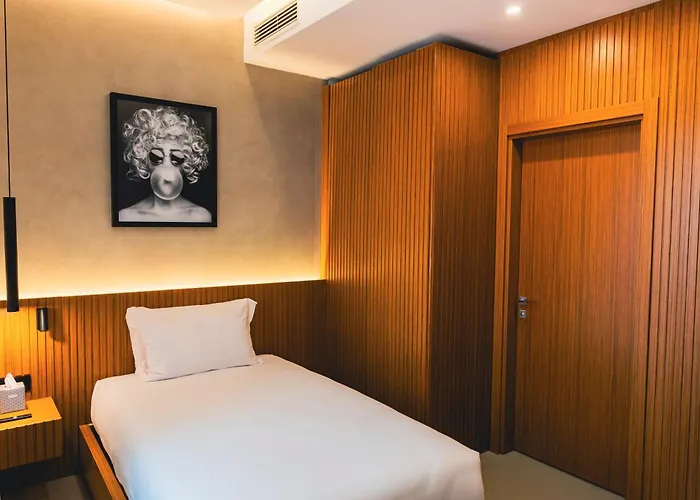 Otel J Maluni Roma