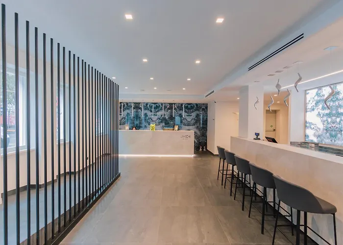 J Maluni Otel 4*