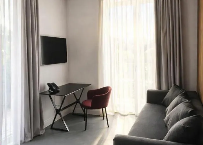 J Maluni 4* Roma