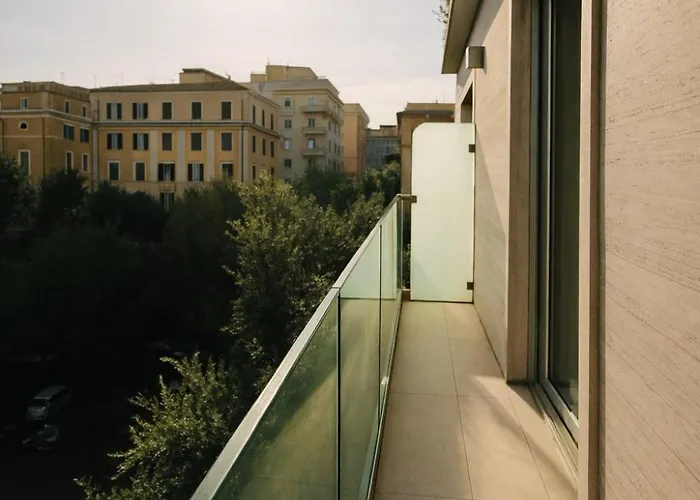 J Maluni 4* Roma